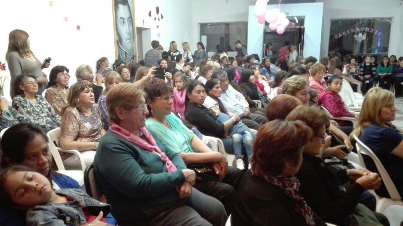 Mujeres peronistas agasajaron a madres en Belén