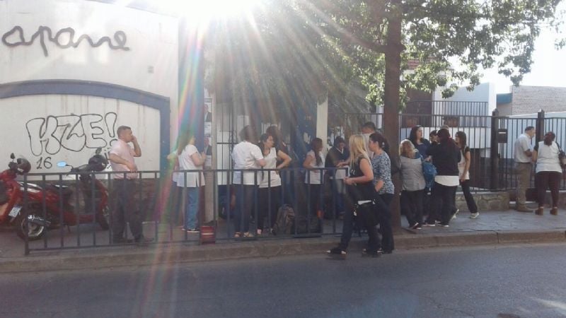 Incertidumbre y preocupación de padres de APANE