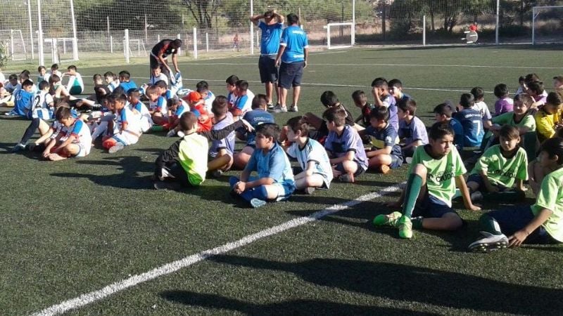 Exitoso torneo por los 10 años de la Escuela “Fiel”