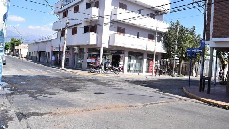 Trabajos en la esquina de Salta y Almagro