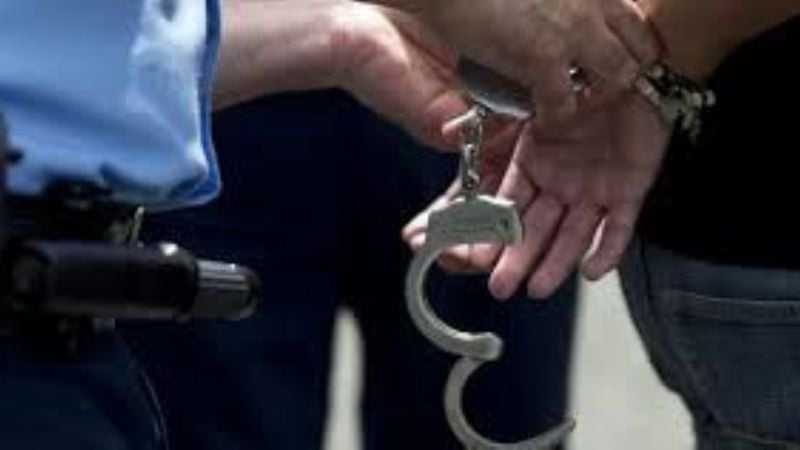 Dos arrestados, tres aprehendidos y dos autos secuestrados