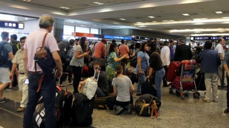 Confirman paro de Aerolíneas para mañana