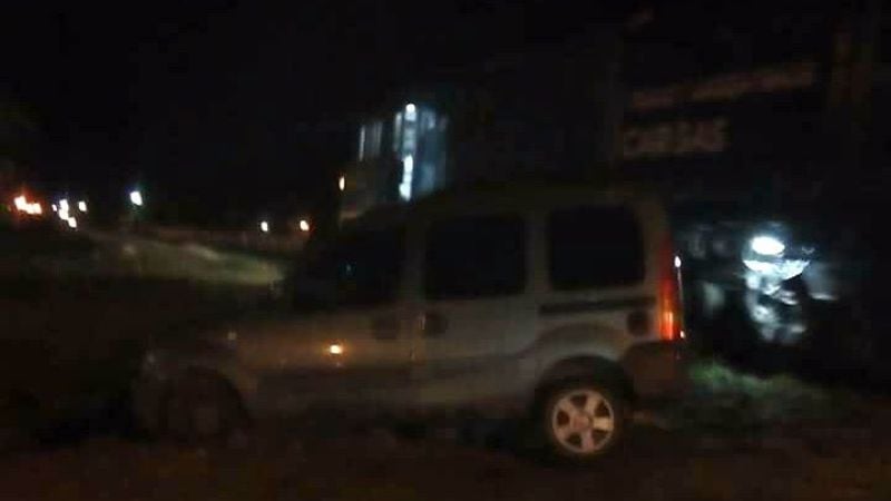 Tren de cargas embistió a un utilitario