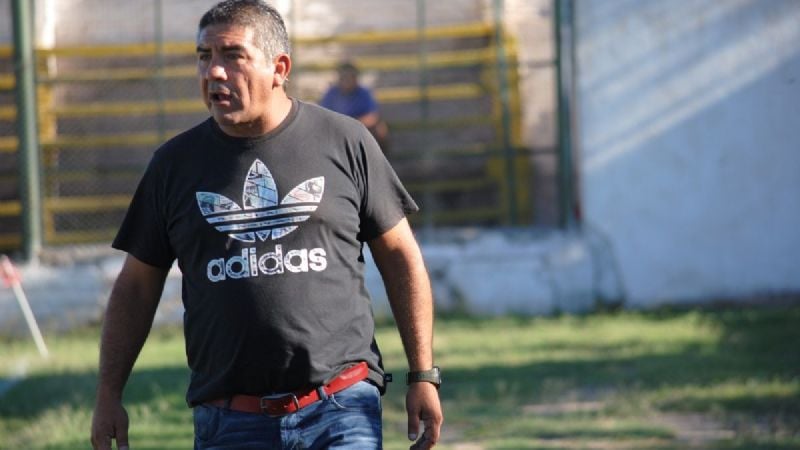 Defensores echó a Ferreyra a tres fechas del final