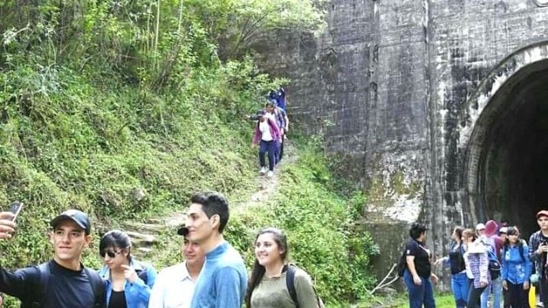 Alumnos del Profesorado de Biología visitaron Paclín