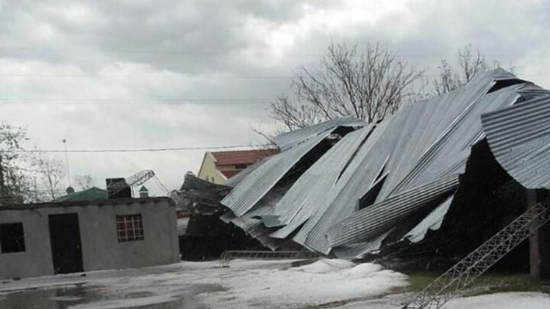 Una tormenta de granizo y viento causó destrozos en el este de Tucumán