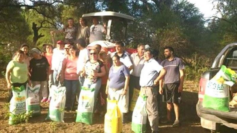 Apoyan con maquinaria a productores de La Paz