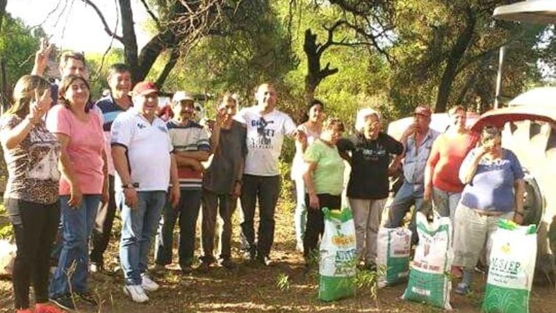 Apoyan con maquinaria a productores de La Paz