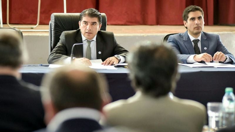 Senadores sesionan en La Merced