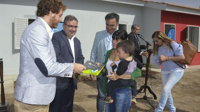 Jalil entregó viviendas relocalizadas en el B° La Esperanza