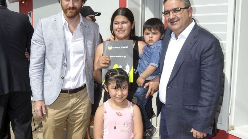 Jalil entregó viviendas relocalizadas en el B° La Esperanza