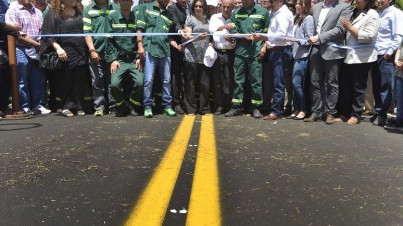 Corpacci inauguró obras en Paclín