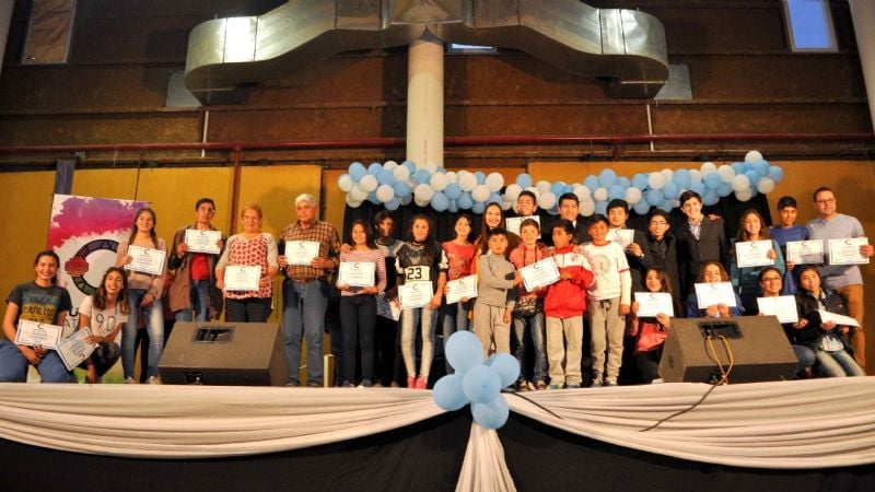 Delegación cultural catamarqueña rumbo a los Juegos Nacionales Evita