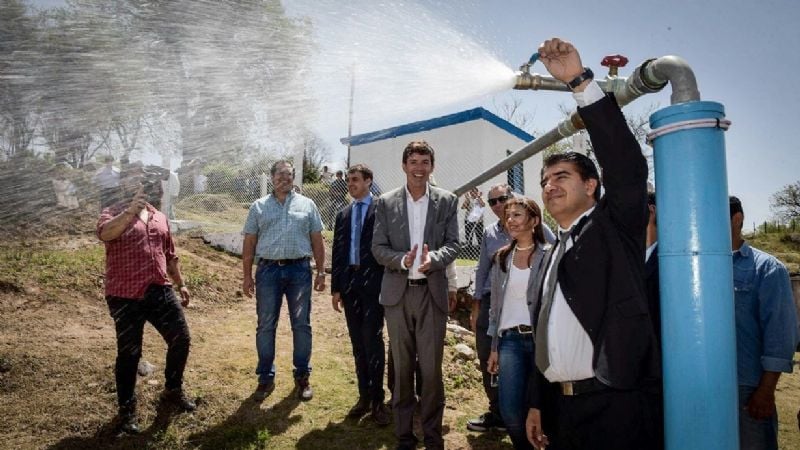 Cordero en inauguraciones de obras en Paclín