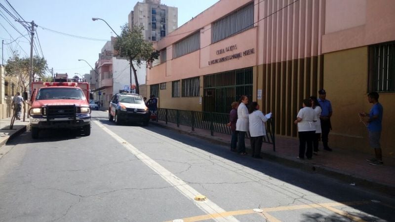 Alumnos terminaron en la plaza por amenaza de bomba
