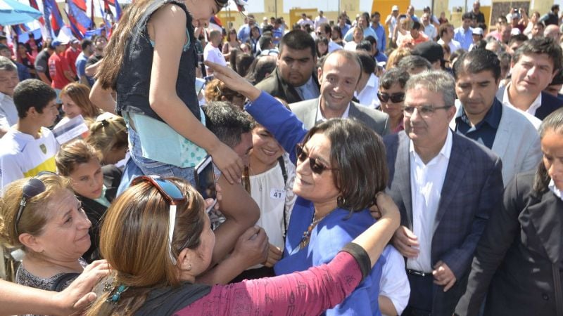 Lucía entregó otras 50 viviendas del IPV