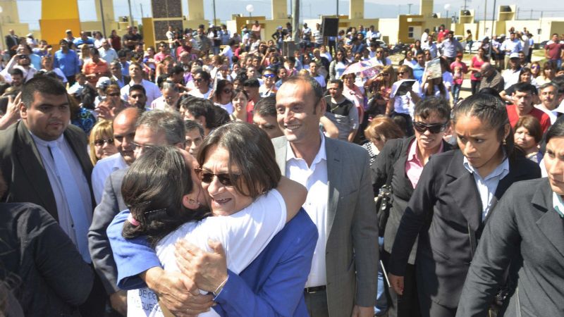 Lucía entregó otras 50 viviendas del IPV