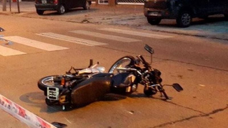 Adolescentes lesionados tras derrapar en la moto