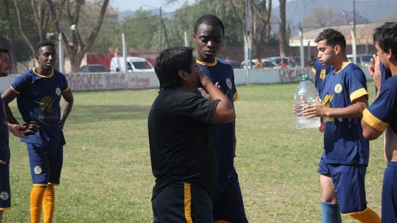 El “Rojito” ganó y alcanzó a “Santos” y “Cuervos”