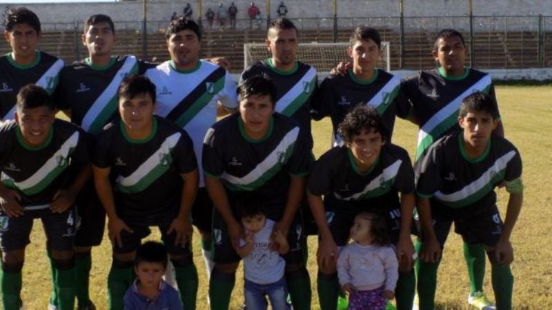 “Defe” goleó 5-1 al “Santo” y retomó la cima