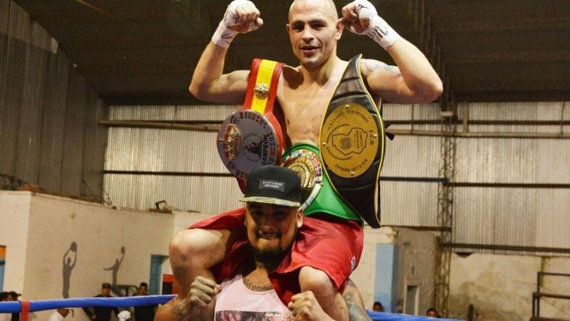 “Mendieta” Báez  nuevo campeón Latino Gallo del CMB