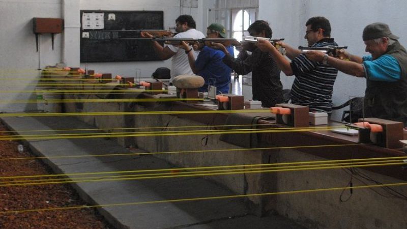 Hugo Chacón campeón del tiro entre periodistas deportivos
