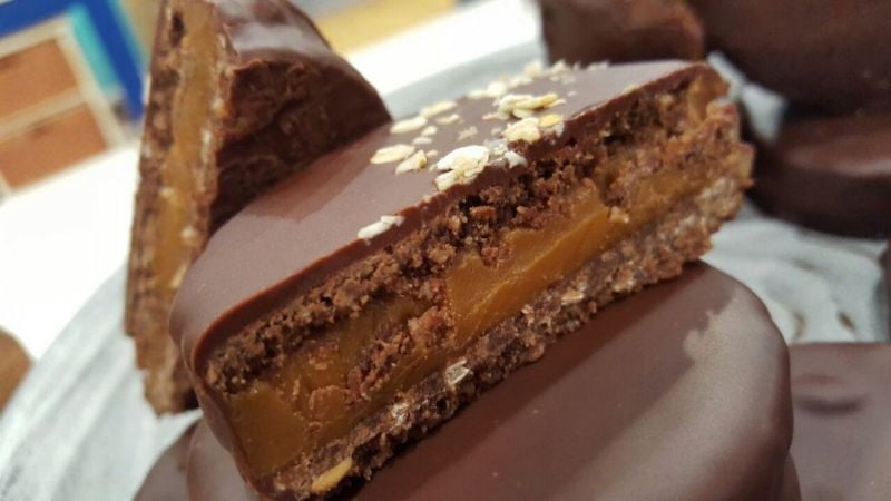 Prohíben la venta de una marca de alfajores