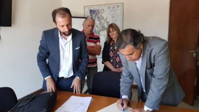 Producción entregó crédito a emprendedora de Valle Viejo