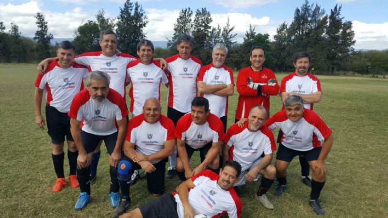 Adefca acaricia el título en Maxi y se arma el “petit” Sénior