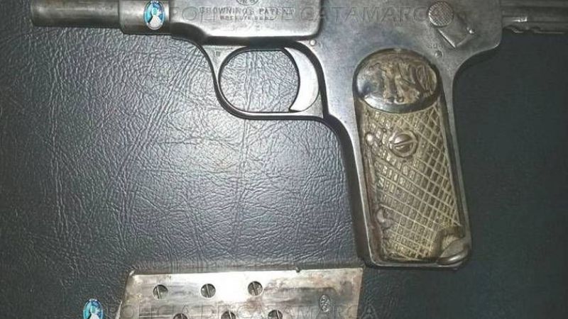 Tiroteo en una vivienda y secuestran dos armas de fuego