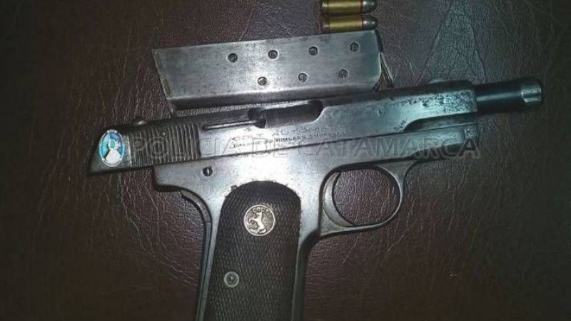 Tiroteo en una vivienda y secuestran dos armas de fuego