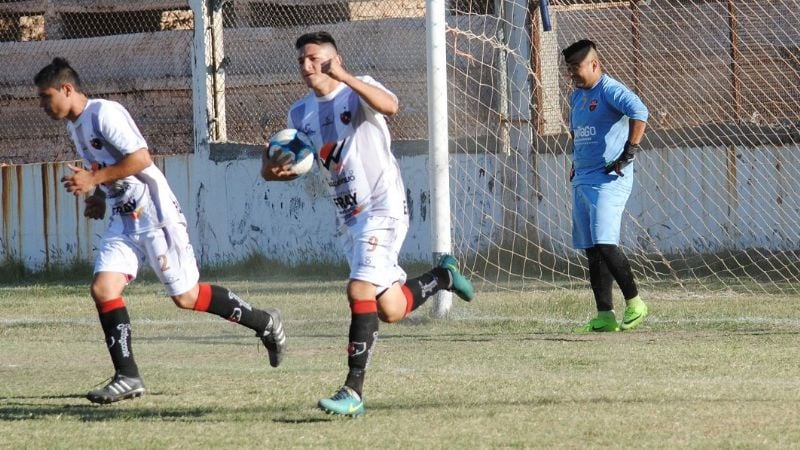 “Defe” aseguró la categoría y “Poli” relegó chances