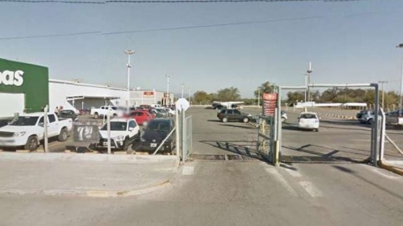 Atropellaron a una mujer en la playa de un supermercado