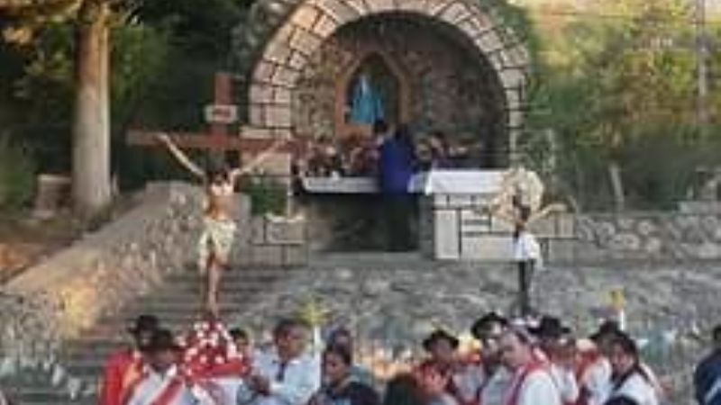 Procesión del "Señor de la Salud" en Mutquín