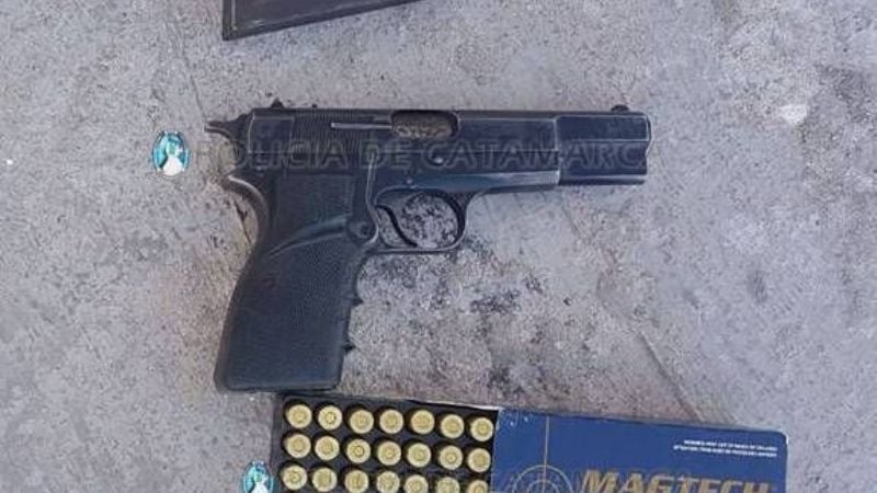 Amenazó a su expareja con una pistola