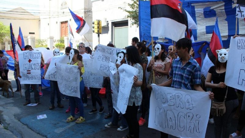 “Es un circo político”