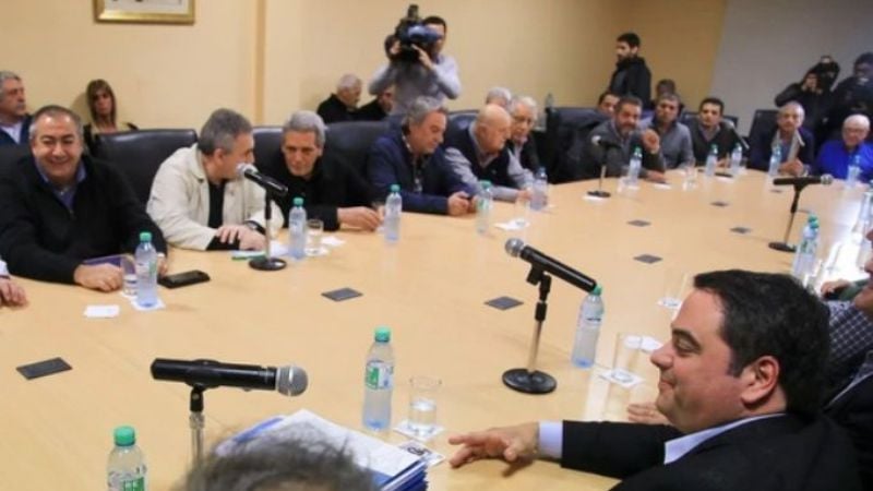 El Gobierno acordó con la CGT y envía al Congreso la reforma laboral