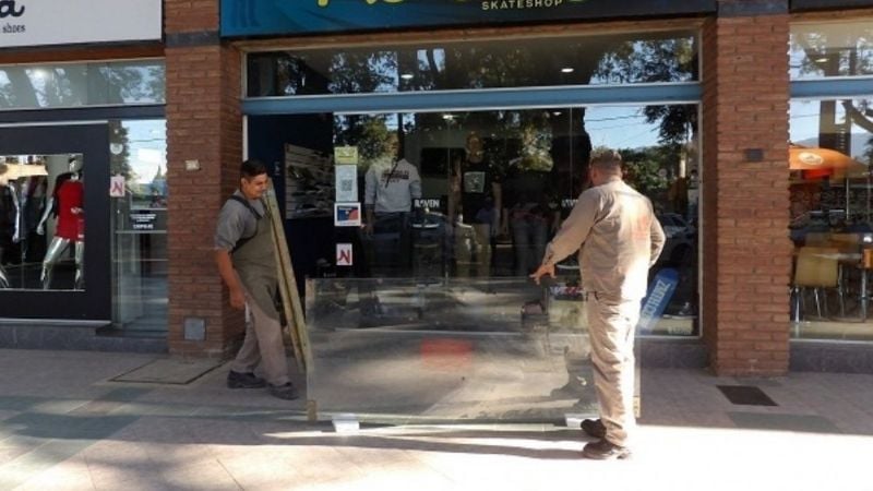 Otra vez robaron en comercio de indumentaria en Patio Palmera