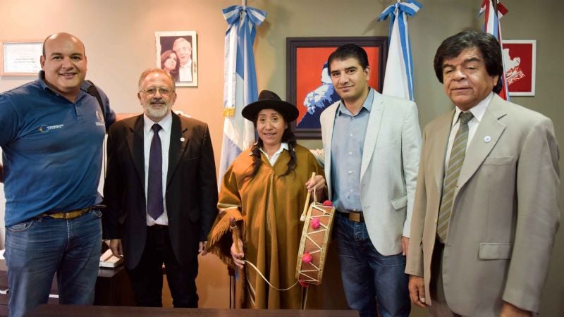 Polita Condori dedicó sus coplas a los senadores