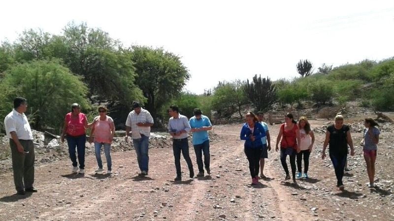 Reclamo vecinal: El juez de Faltas se trasladó con vecinos a La Calera