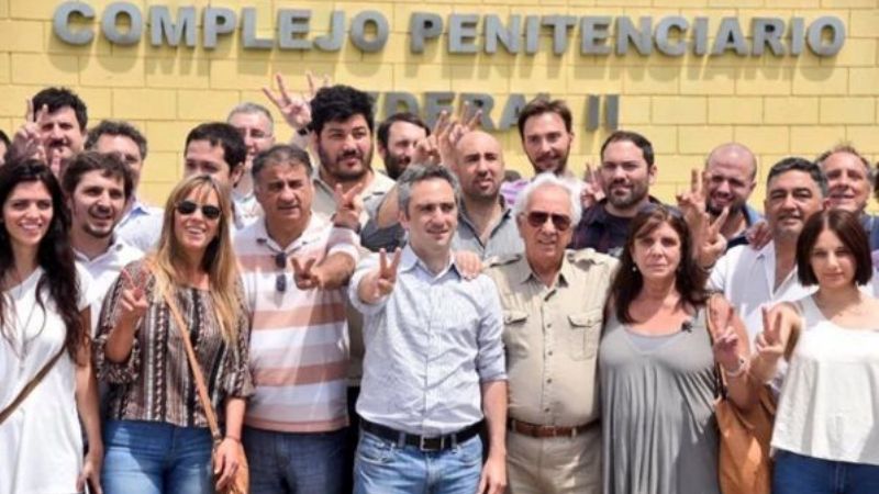 Dirigentes k se movilizaron a los penales de Ezeiza y Marcos Paz por el Día del Militante