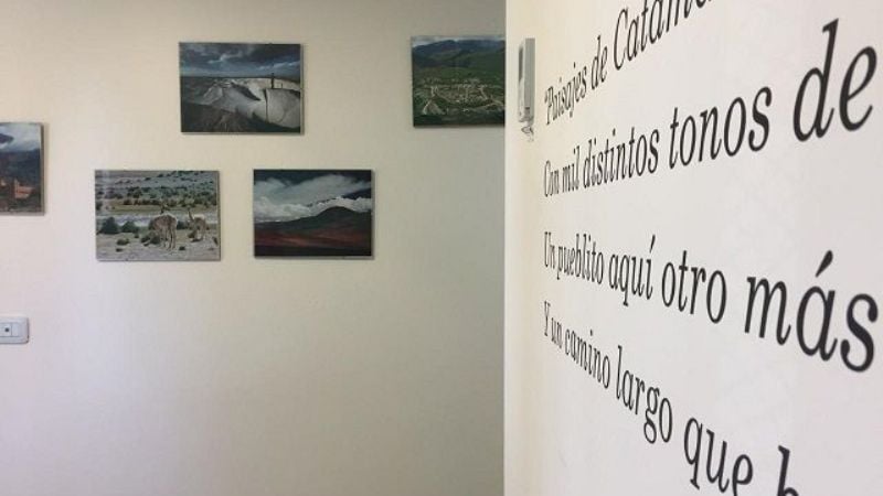 Decoran con paisajes de Catamarca una habitación en la Casa Posadas