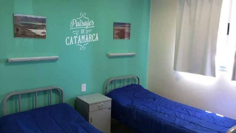 Decoran con paisajes de Catamarca una habitación en la Casa Posadas