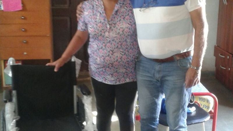 Entregaron silla de ruedas en Andalgalá