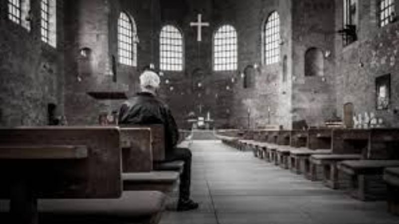 Enojo porque cura dejó sin misa y “plantados” a vecinos