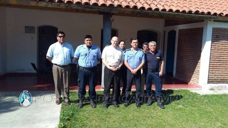 El Obispo visitó la comisaría de Ancasti