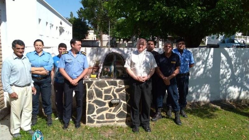El Obispo visitó la comisaría de Ancasti