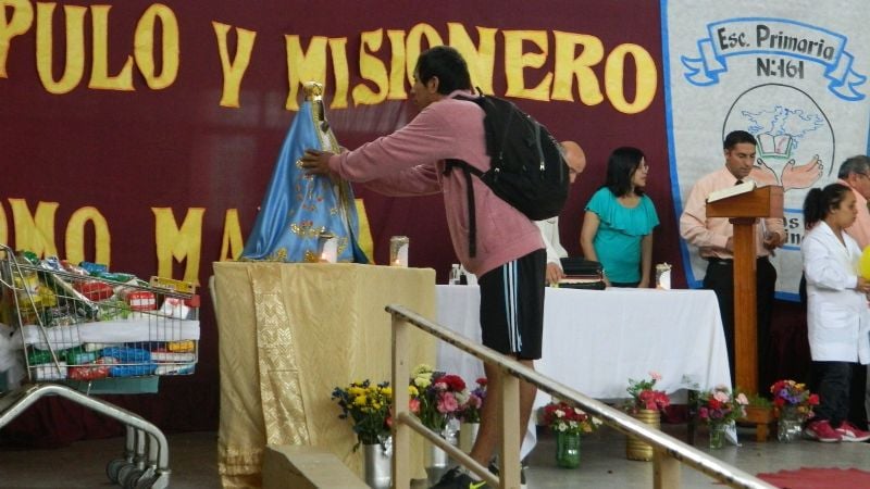 La Virgen llegó a la escuela Cacique Juan Chelemín