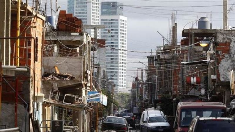 Una familia de cuatro miembros necesitó $ 15.676 en octubre para no ser pobre