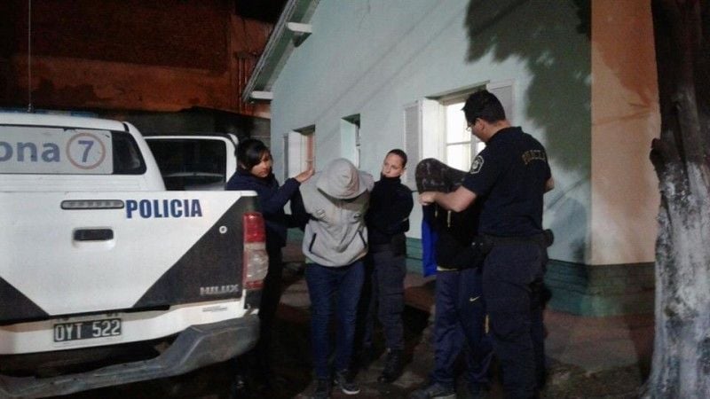 Detienen a dos hombres que tenían requerimiento judicial